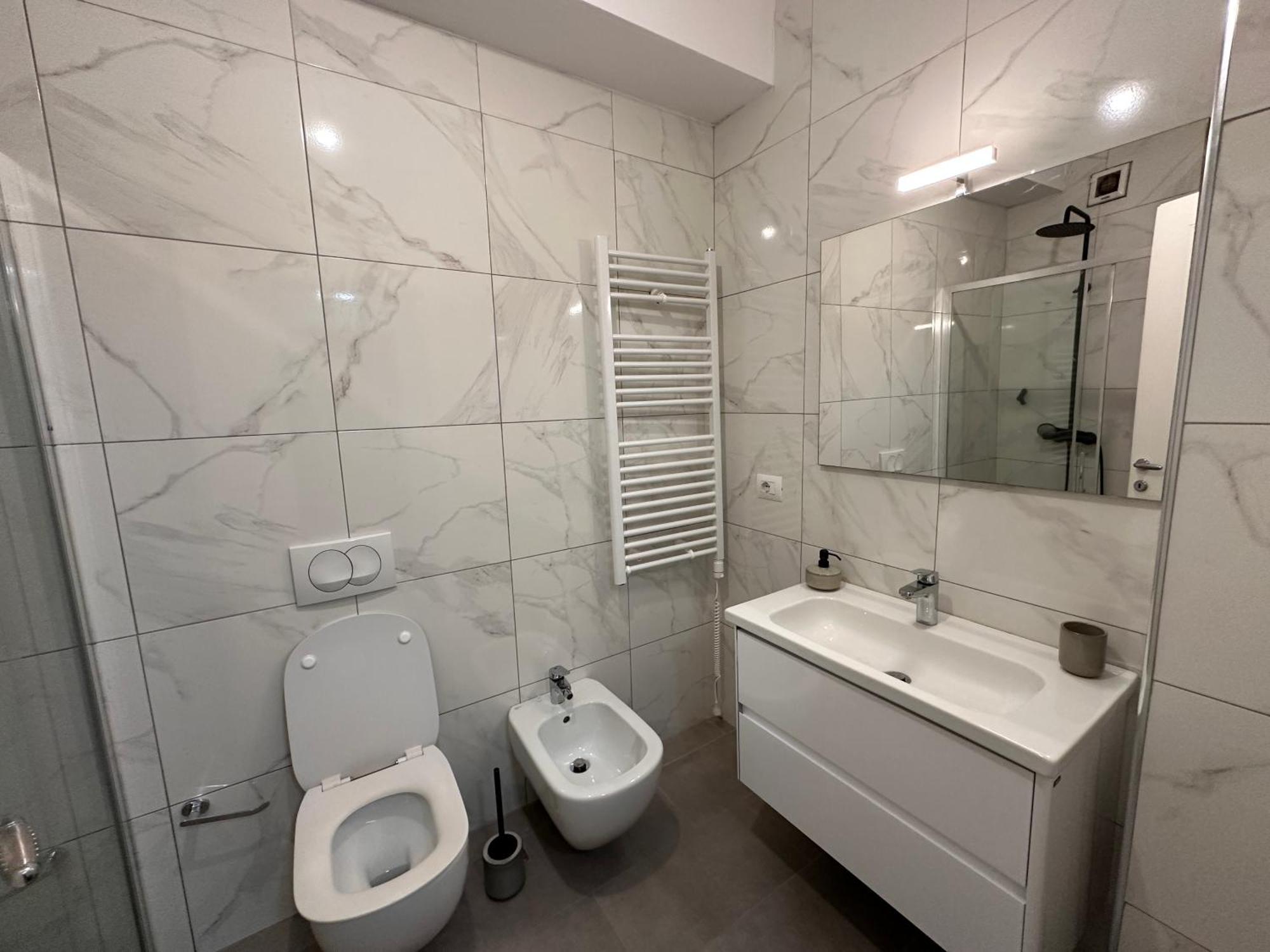 Spacious 2-Bedroom Apartment Near Center Tirana Exterior foto