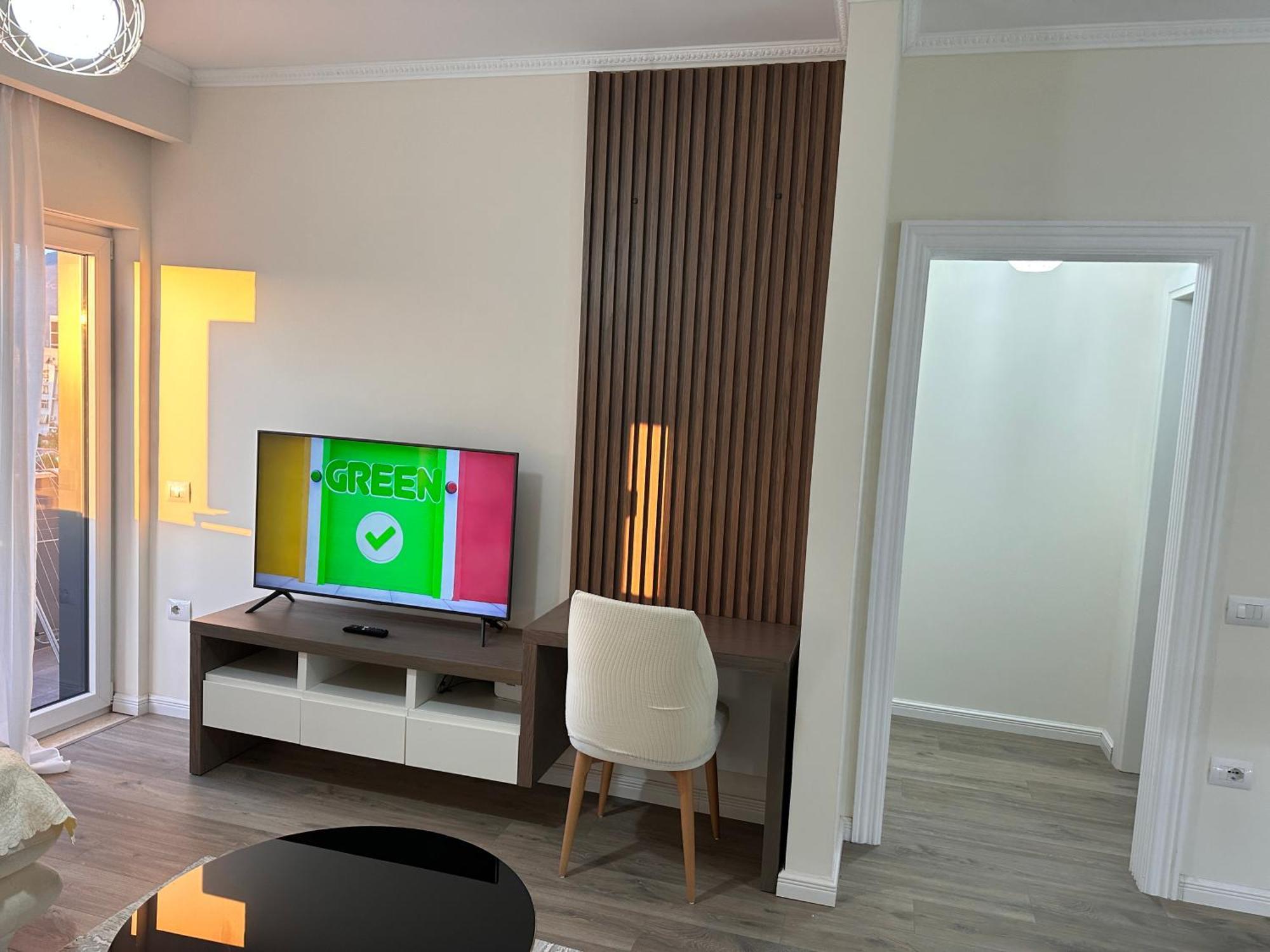 Spacious 2-Bedroom Apartment Near Center Tirana Exterior foto